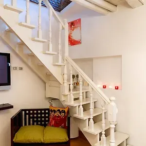 https://romanticasa-trastevere.it-romehotels.com